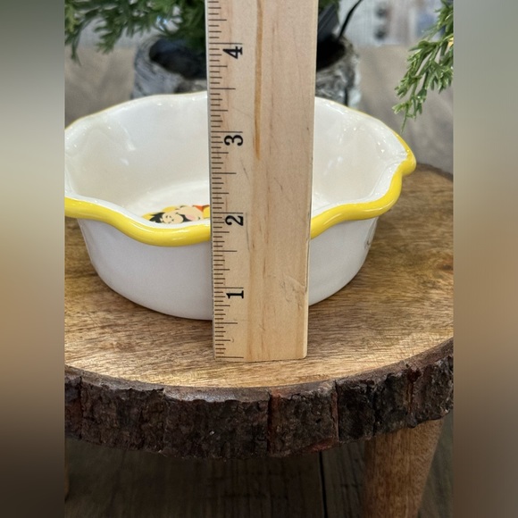 Brand NEW w/Tags Rae Dunn Disney Pixar BUDDIES Small Pie Dish feat Dug & Russell - Picture 9 of 11